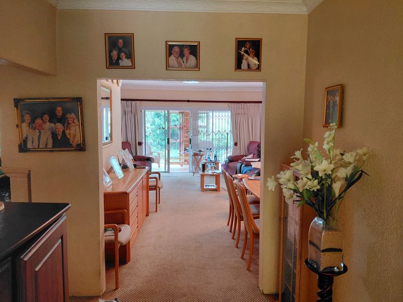 Timeless Traditional Home in Exclusive Boomed Area - Photo 7