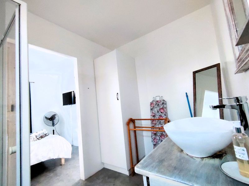 **Charming 1-Bedroom Flat To Let On Golden Mile, St Helena Bay** - Photo 9