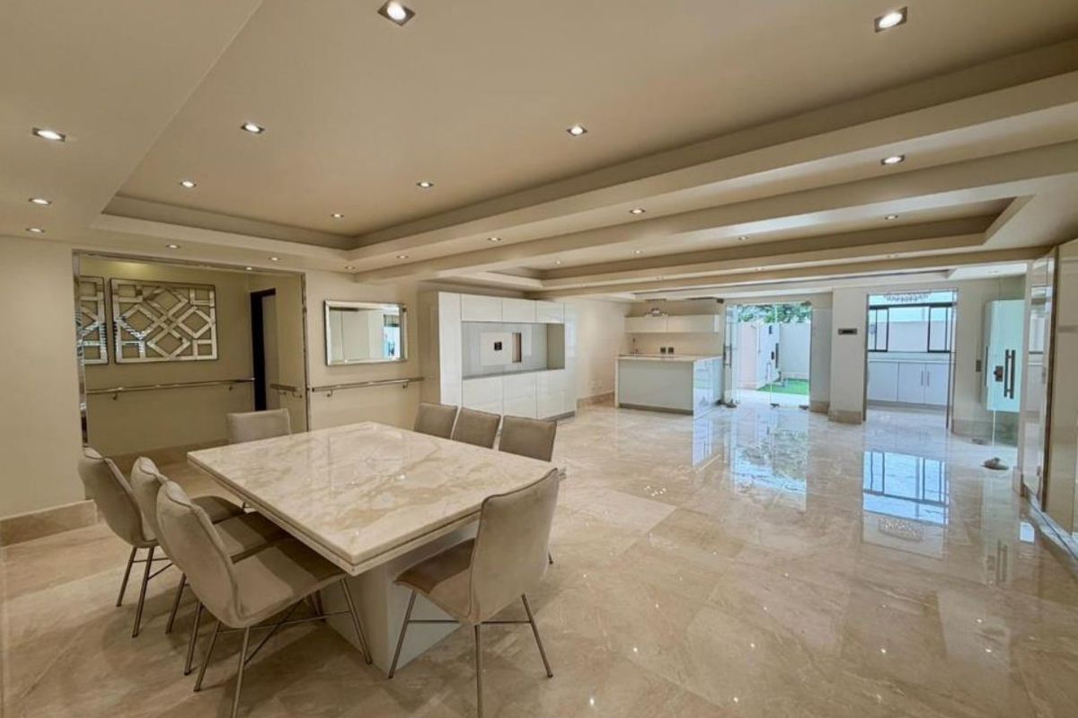 Exquisite Ground Floor Living: A Masterpiece Of Design In Essenwood - Photo 5