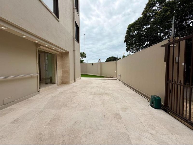 Exquisite Ground Floor Living: A Masterpiece Of Design In Essenwood - Photo 2