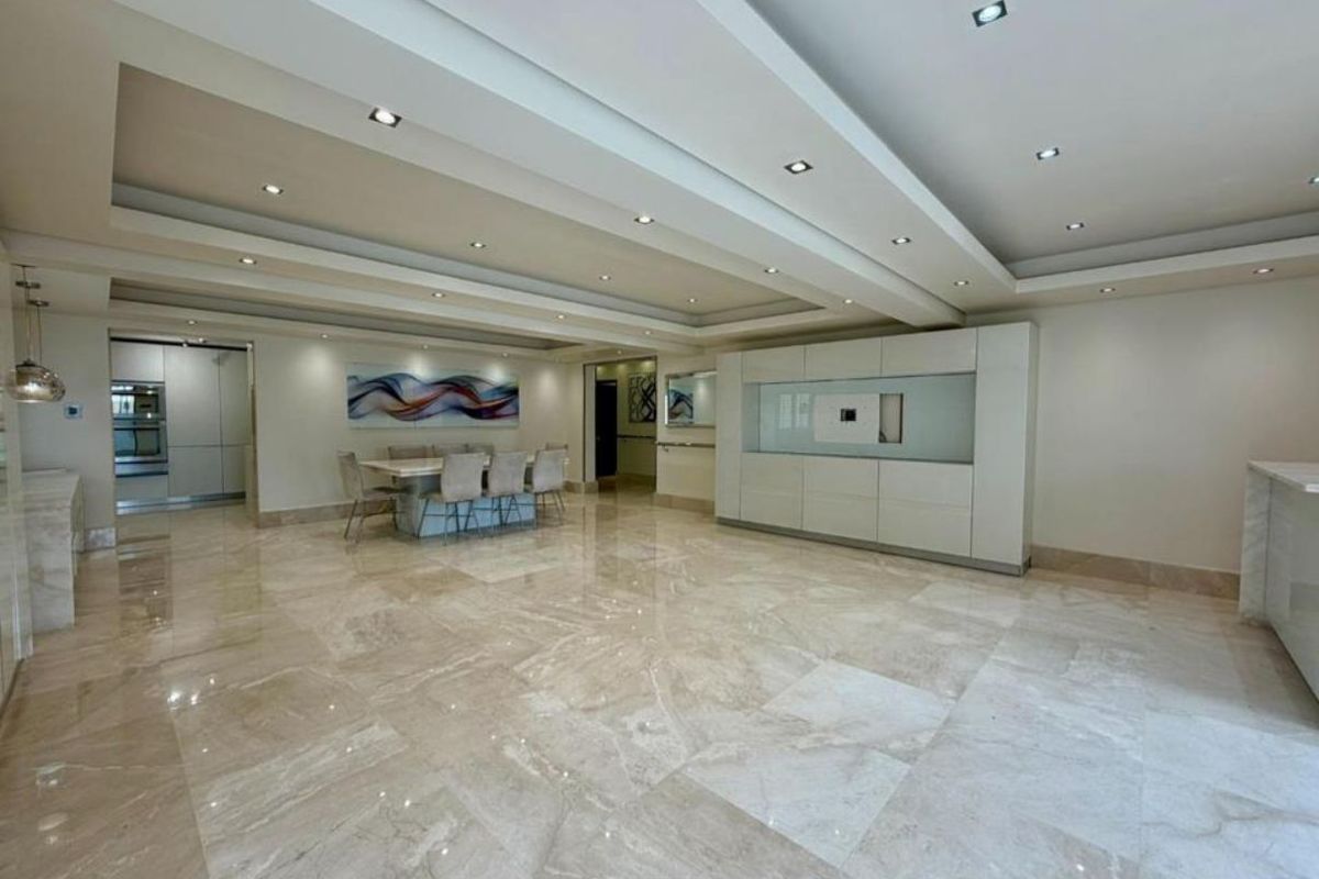 Exquisite Ground Floor Living: A Masterpiece Of Design In Essenwood - Photo 4