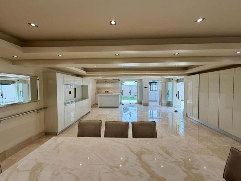 Exquisite Ground Floor Living: A Masterpiece Of Design In Essenwood - Photo 3