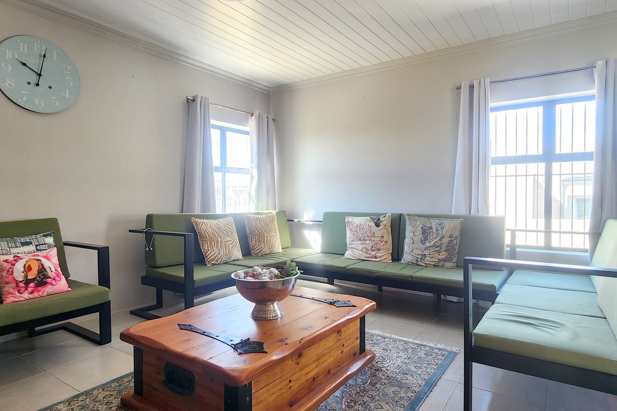 Low-Maintenance Facebrick Home in Oceanview Heights - Photo 5