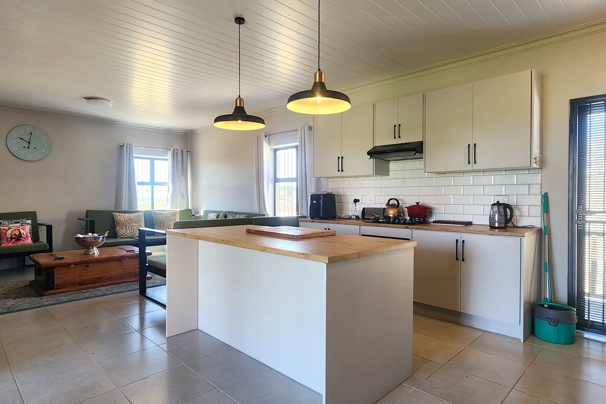 Low-Maintenance Facebrick Home in Oceanview Heights - Photo 4