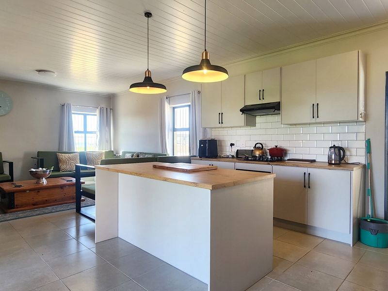 Low-Maintenance Facebrick Home in Oceanview Heights - Photo 4