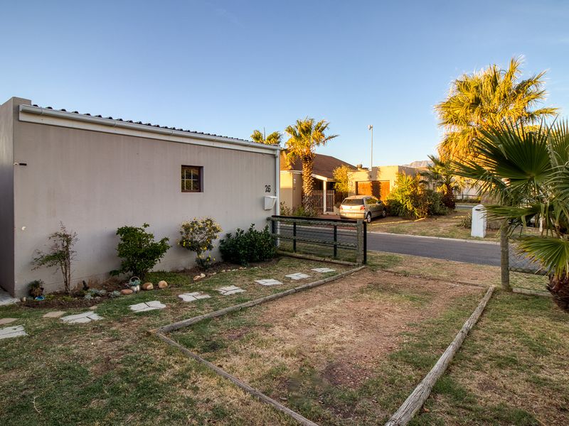 Contemporary Estate, Investment - Photo 2