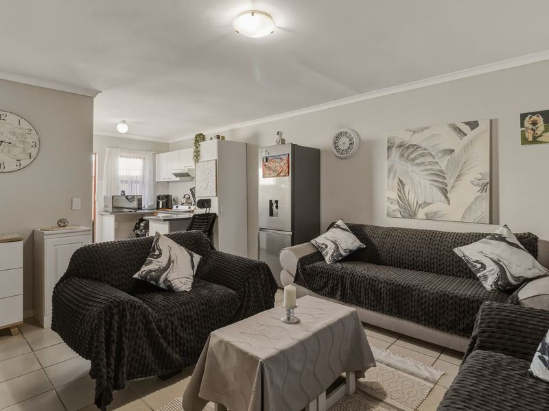 Contemporary Estate, Investment - Photo 9