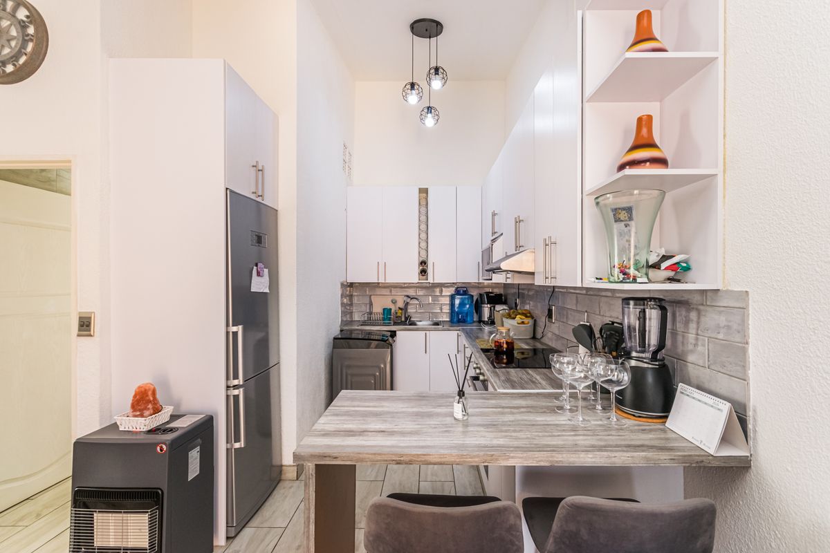 Modern & Extremely Neat 3-Bedroom Townhouse for Sale in Florida, Roodepoort - Photo 3