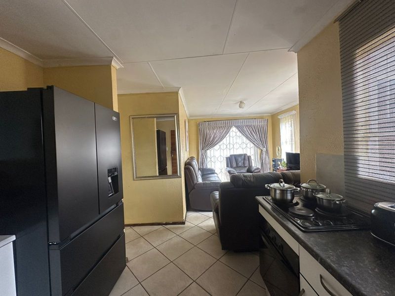 A neat 3 bedroom house ! - Photo 5