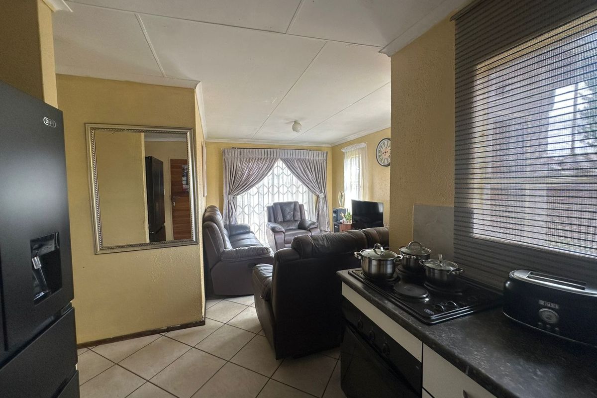 A neat 3 bedroom house ! - Photo 4