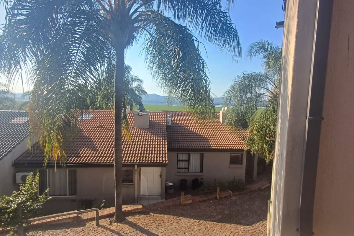 A beautiful and welcoming home ideal for spending quality weekend time with family - Photo 2