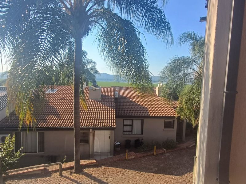 A beautiful and welcoming home ideal for spending quality weekend time with family - Photo 2