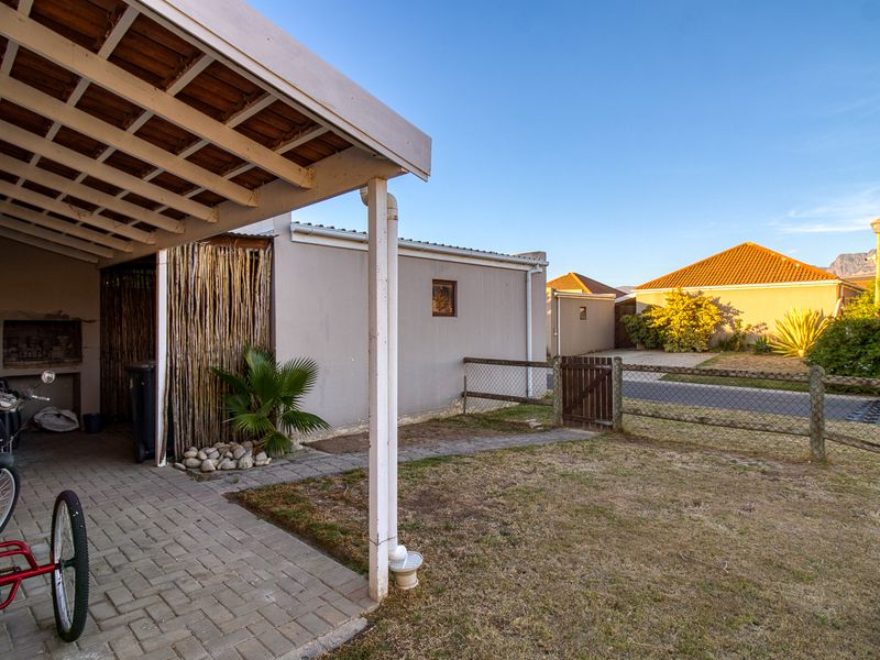 Investor-Friendly Home - Photo 2