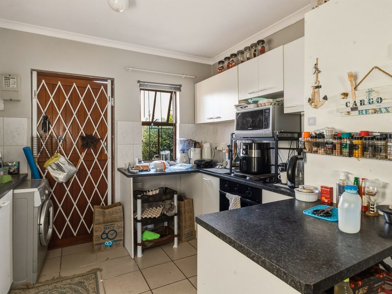 Investor-Friendly Home - Photo 10