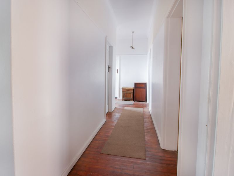 A three bedroom home with 2 granny flats. - Photo 10