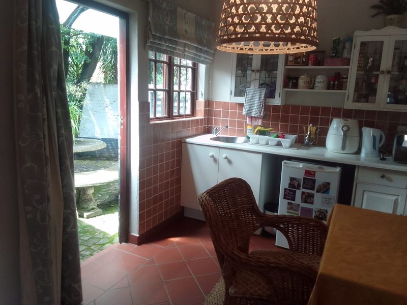 Beautiful, fully furnished flat on a stunning property. - Photo 2