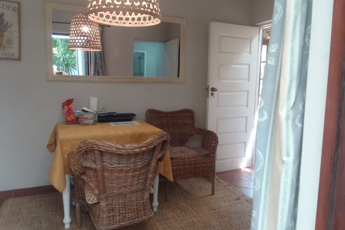 Beautiful, fully furnished flat on a stunning property. - Photo 3