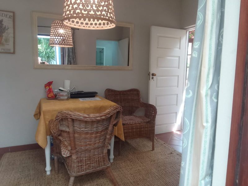 Beautiful, fully furnished flat on a stunning property. - Photo 3