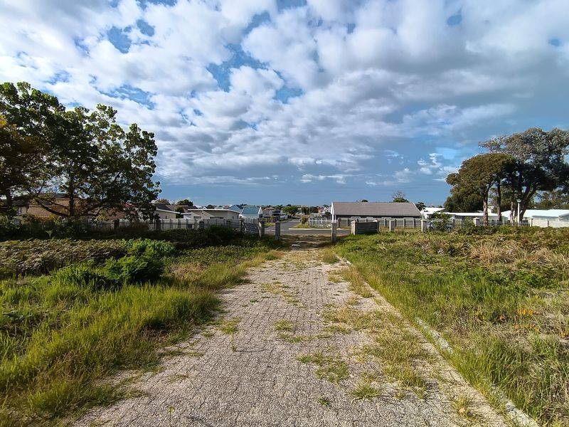 Development Opportunity – 4,461m2 Vacant Plot in Kleinmond, Overberg - Photo 2