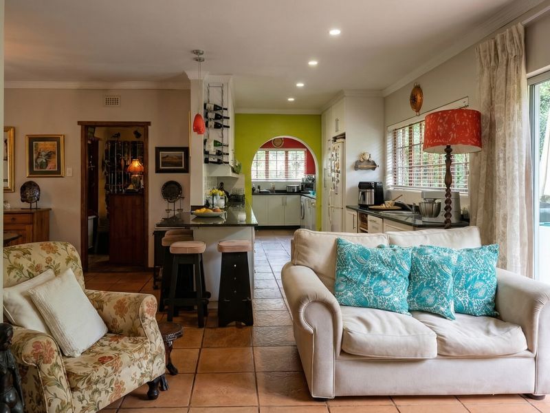 Character Family Home - Photo 5