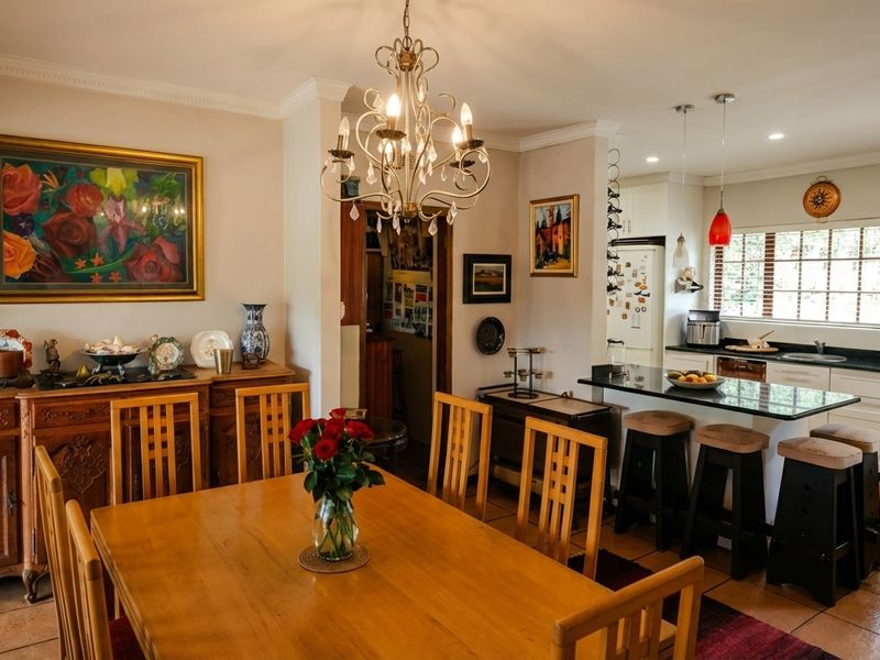 Character Family Home - Photo 8