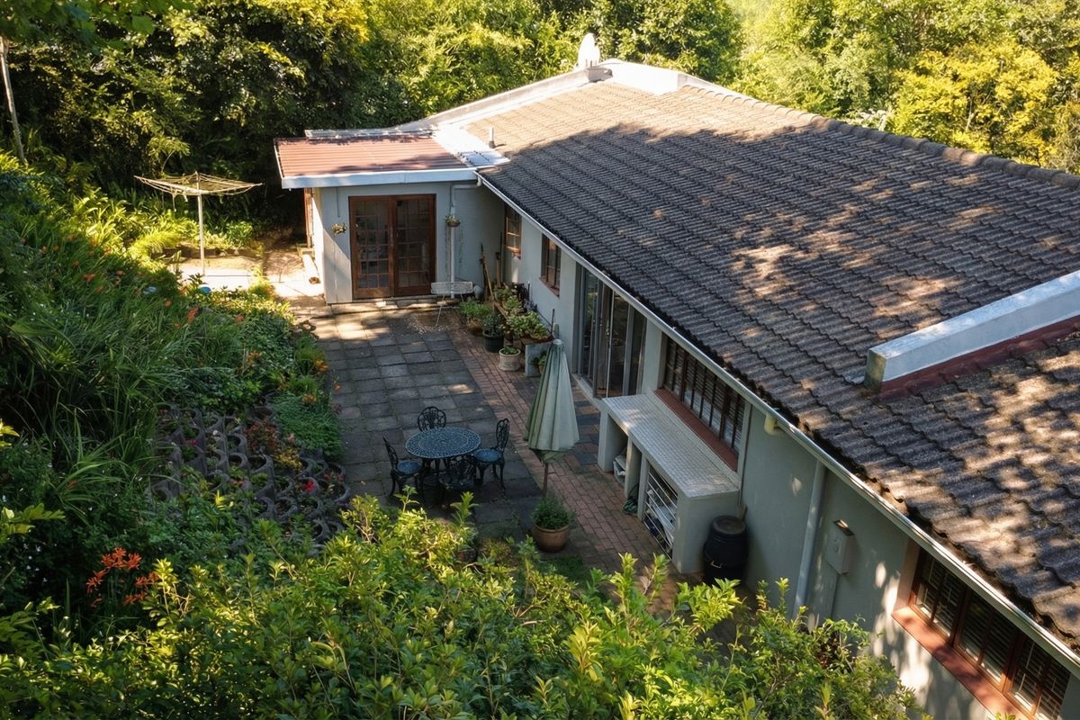 Character Family Home - Photo 3