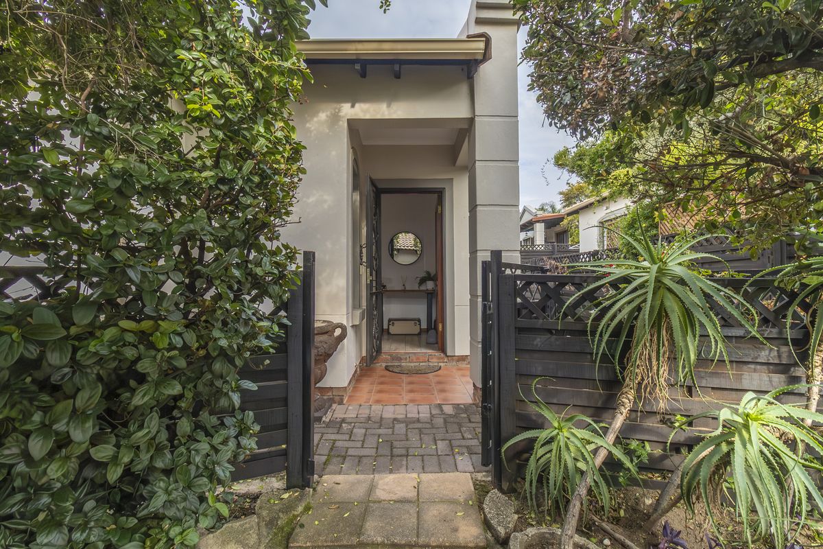 Free Standing Townhouse - Photo 3