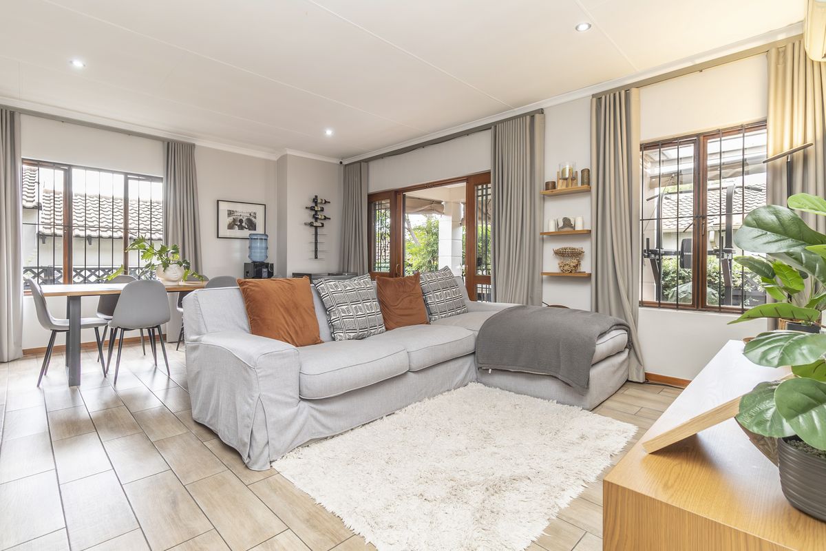 Free Standing Townhouse - Photo 4