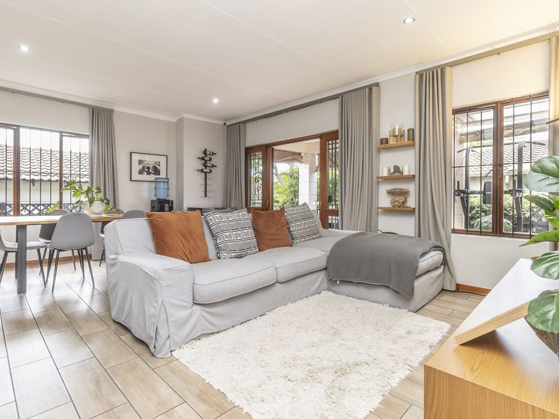 Free Standing Townhouse - Photo 4