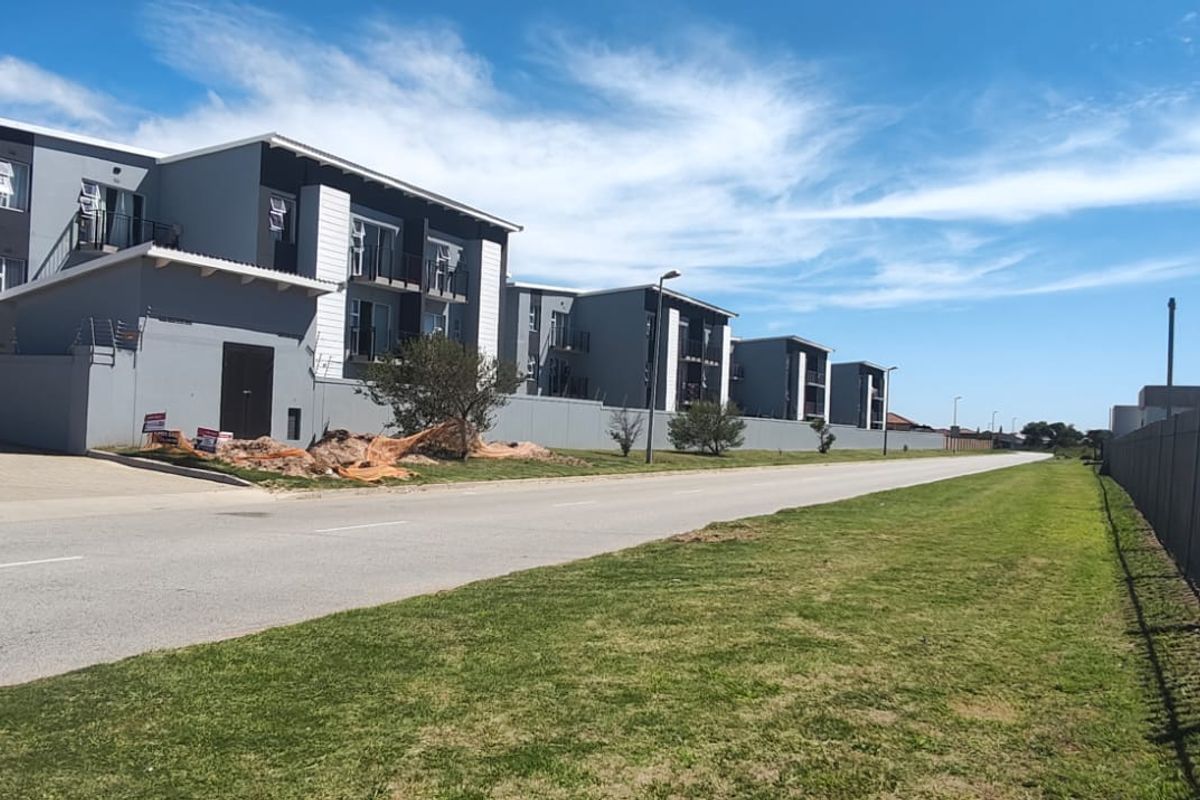 Stunning 2-bedroom apartment to let in Overbaakens, Gqeberha—modern living awaits your arrival! - Photo 2