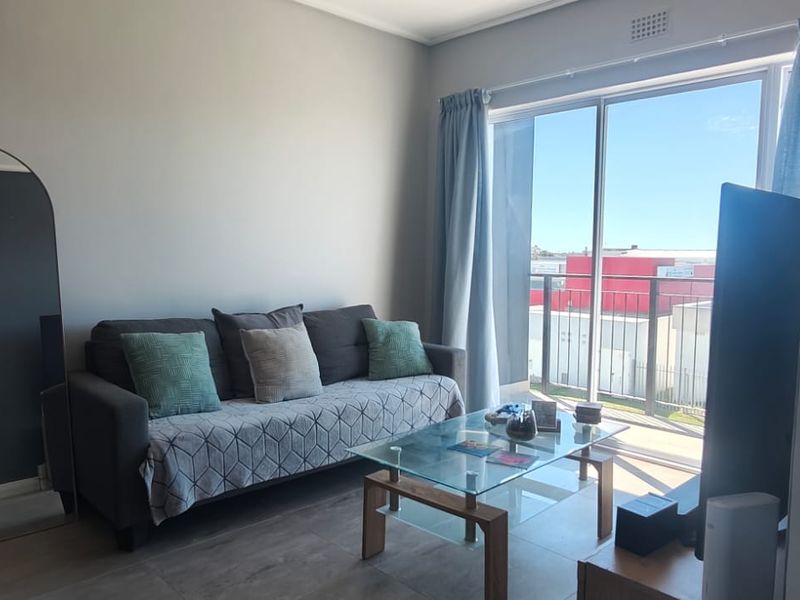 Stunning 2-bedroom apartment to let in Overbaakens, Gqeberha—modern living awaits your arrival! - Photo 4