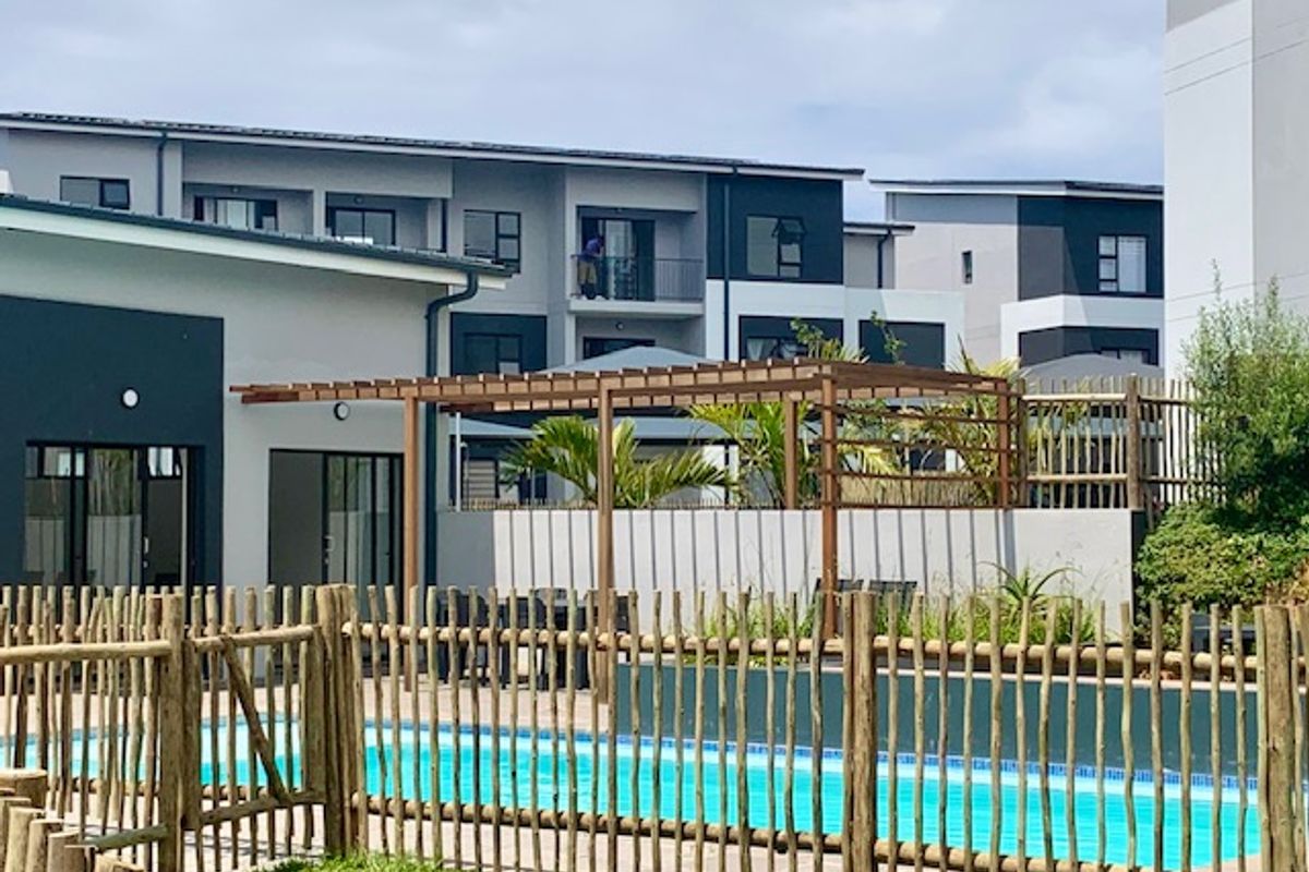 SORTAFTER COMPLEX 2 BEDROOM 2 BATHROOM APARTMENT. AVAILABLE IMMEDIATELY. - Photo 4