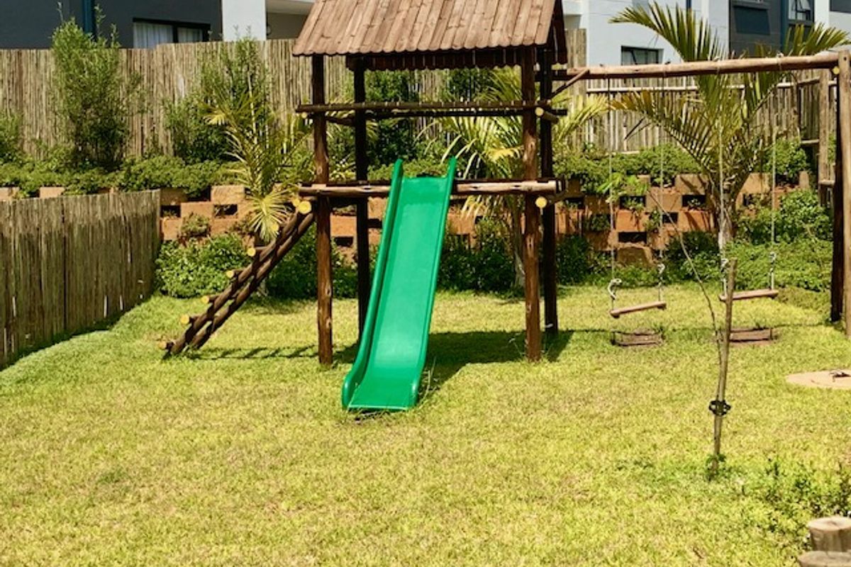 SORTAFTER COMPLEX 2 BEDROOM 2 BATHROOM APARTMENT. AVAILABLE IMMEDIATELY. - Photo 5