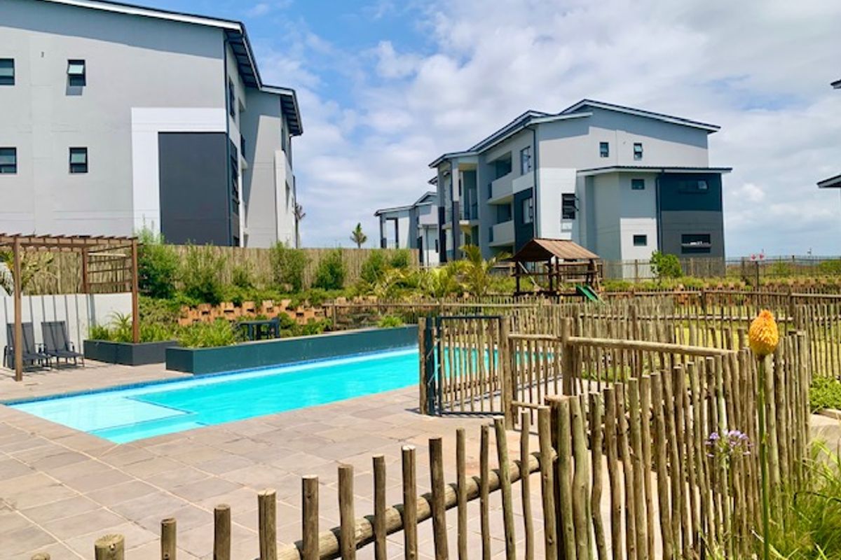 SORTAFTER COMPLEX 2 BEDROOM 2 BATHROOM APARTMENT. AVAILABLE IMMEDIATELY. - Photo 3