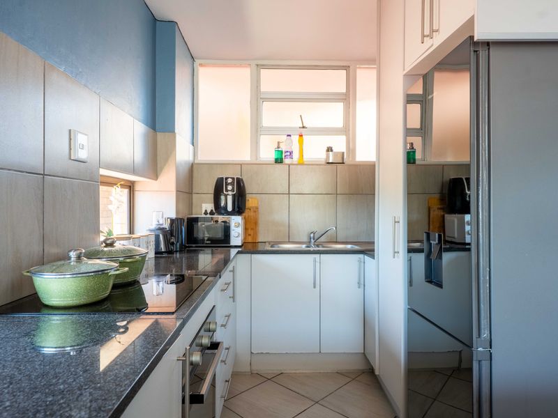 Spacious flat with sea view - Photo 9