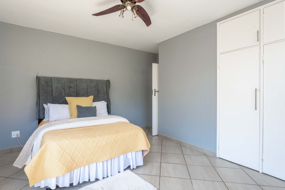 Spacious flat with sea view - Photo 3