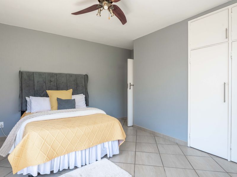 Spacious flat with sea view - Photo 3