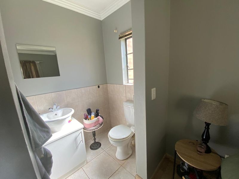 Charming 2-bedroom house for sale in Vanderbijlpark SW 5 – perfect for families or investors! - Photo 8