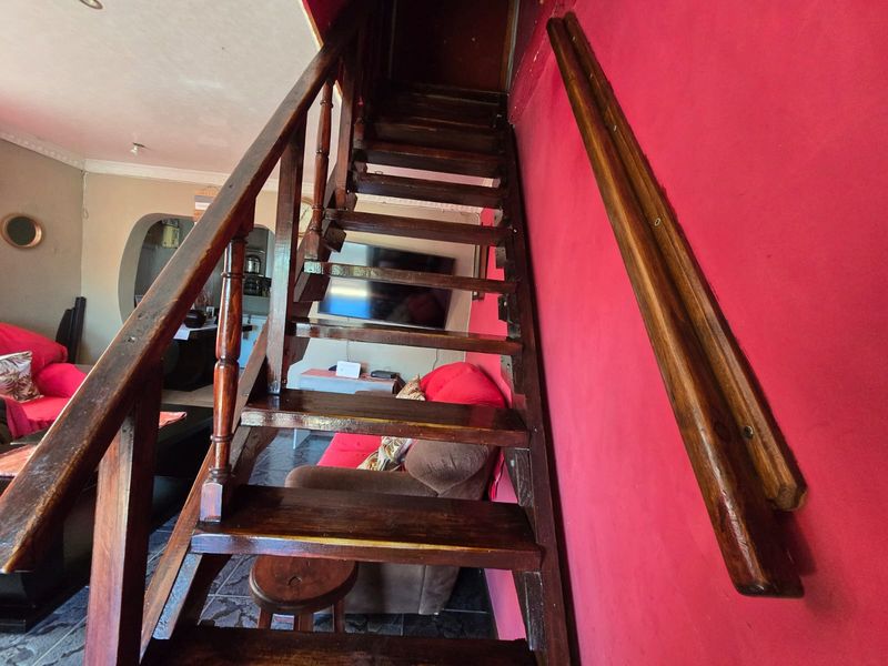 Four bedroom house in an upmarket estate - Photo 7