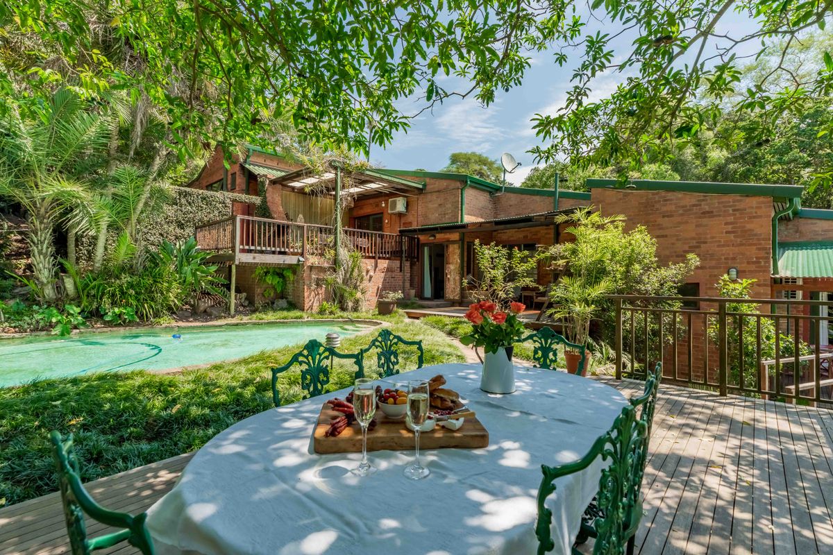 A Nature Lover's Retreat, in the heart Westville! - Photo 3