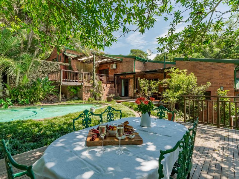 A Nature Lover's Retreat, in the heart Westville! - Photo 2