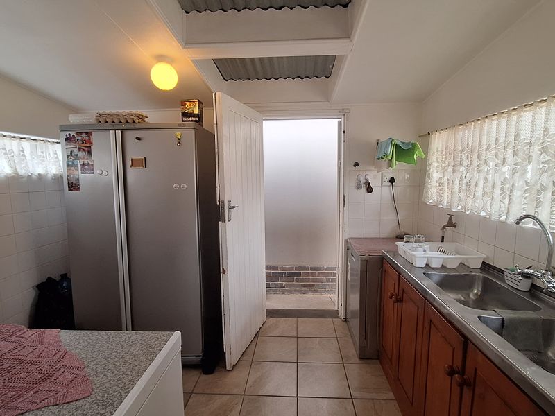 House with unique features for sale - Photo 4