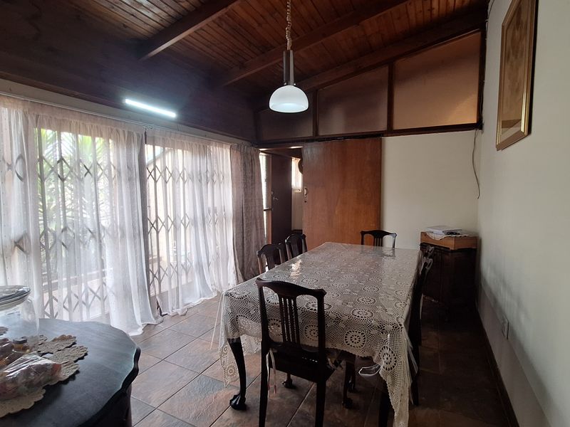 House with unique features for sale - Photo 8