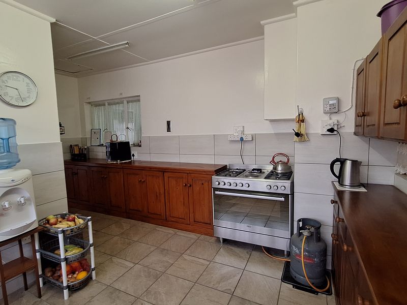 House with unique features for sale - Photo 5