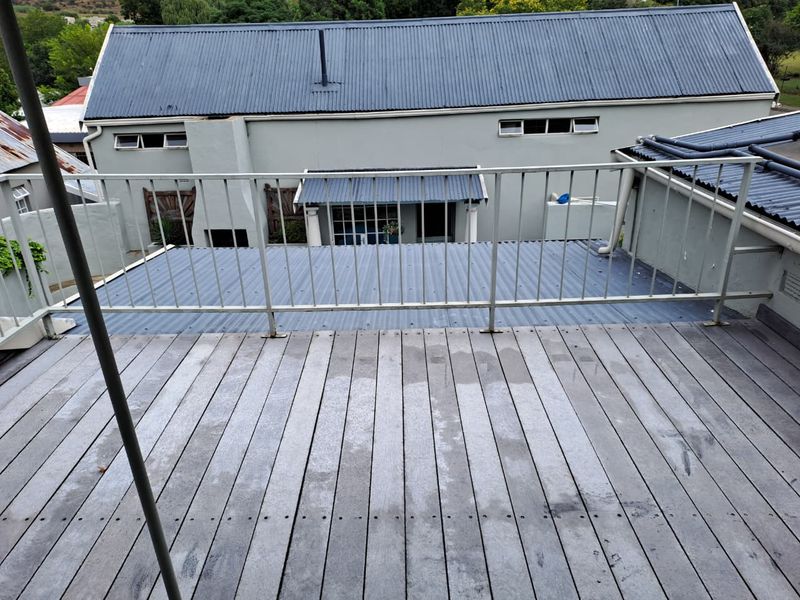 Golden Oldie Family Home with Garden Cottage - Photo 8