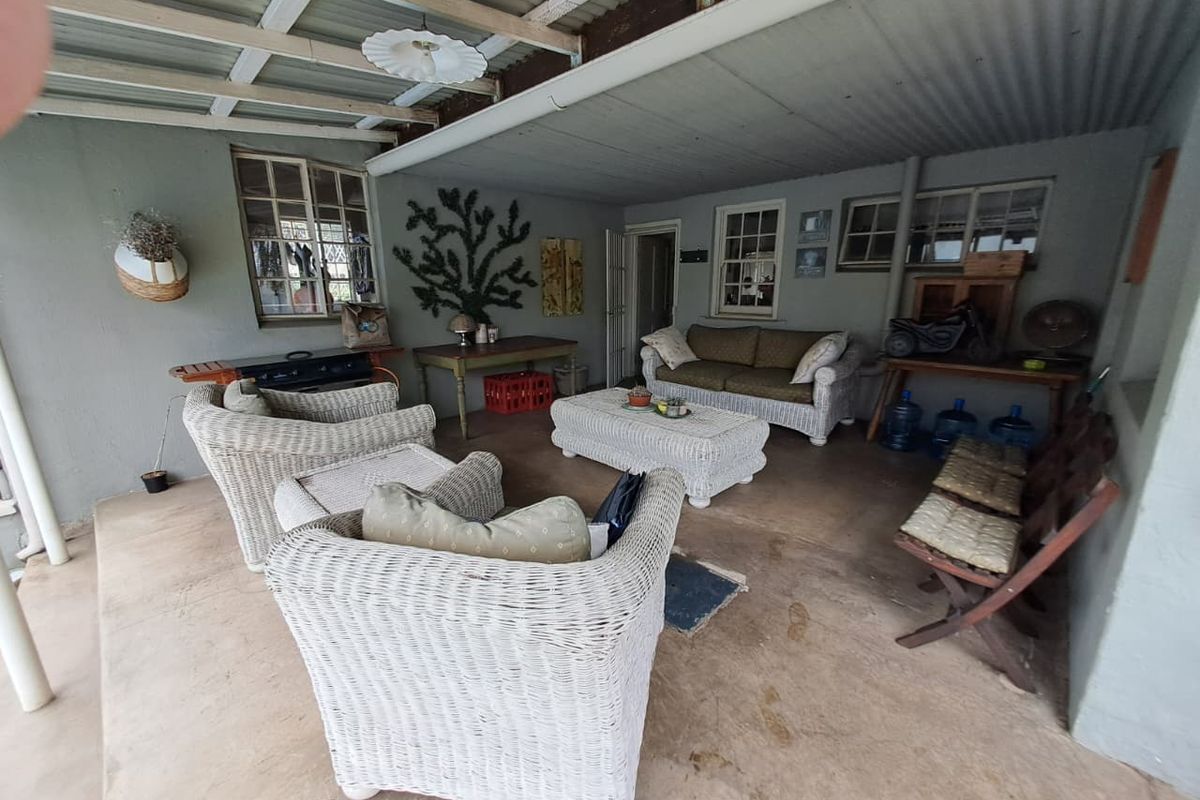 Golden Oldie Family Home with Garden Cottage - Photo 2