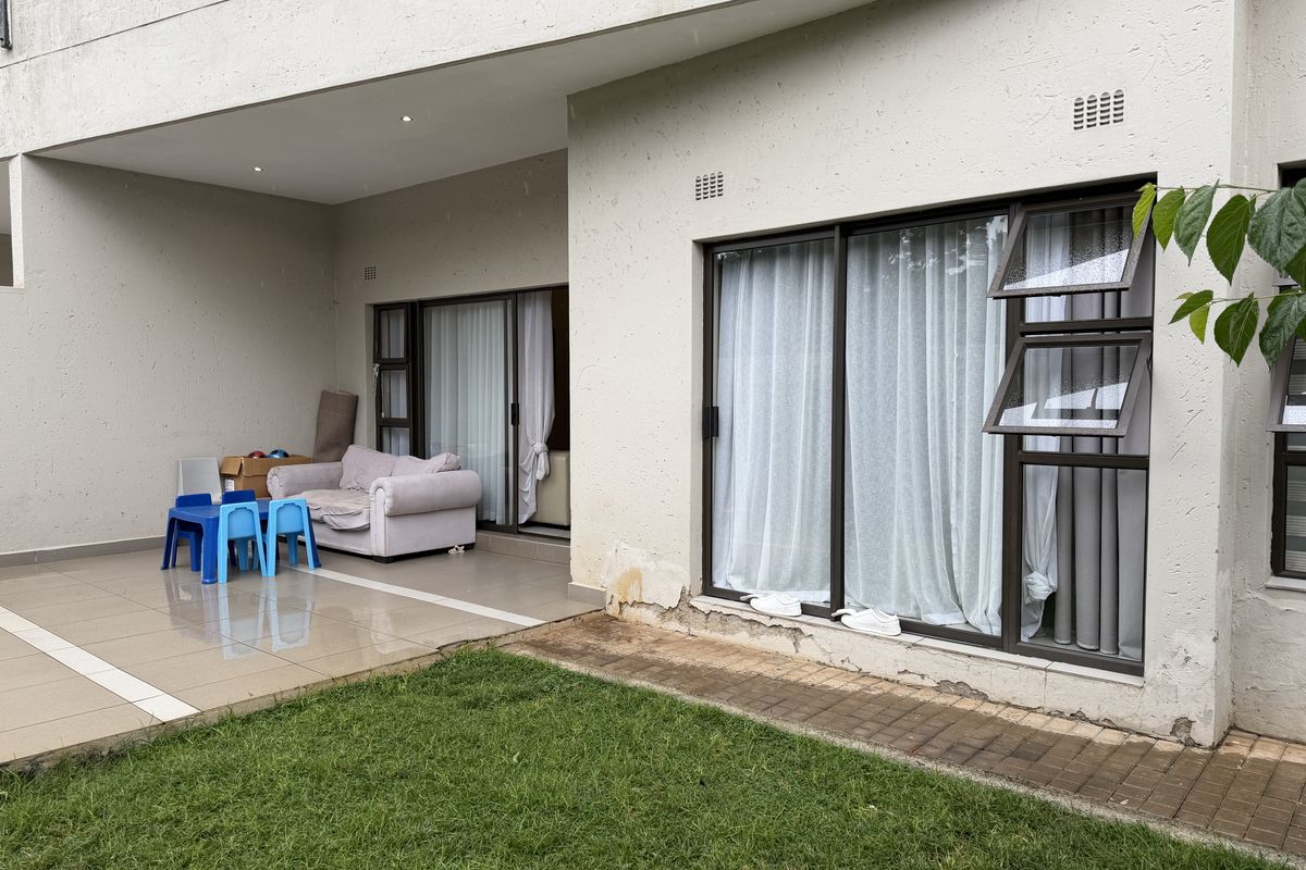 Modern Lock up and Go in Morninghill - Photo 3