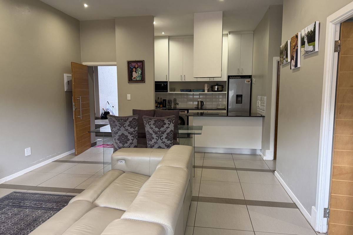 Modern Lock up and Go in Morninghill - Photo 5