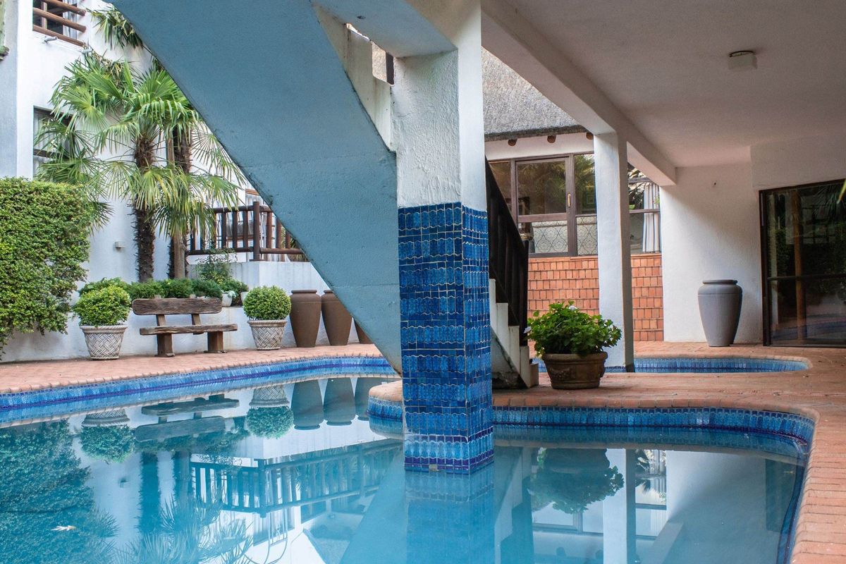 Wilge Riverfront, Thatched Retreat with Luxury Living and Entertainer’s Dream Spaces - Photo 2