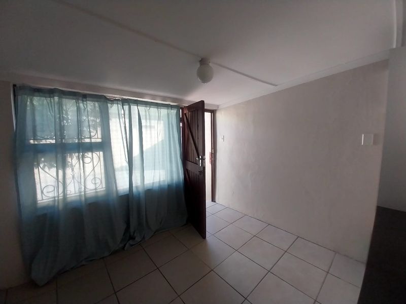 Charming Home in a Convenient Worcester Location! - Photo 7